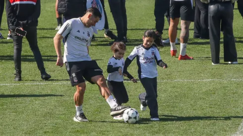 Arengazo familiar en Colo Colo.
