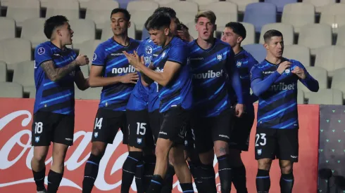 Huachipato y Racing se enfrentan en Viña.
