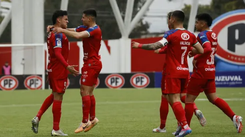 Unión La Calera venció a Palestino.

