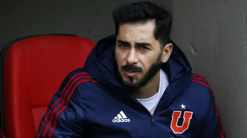 Hincha de Colo Colo le tira una pesadez en vivo a Johnny Herrera.
