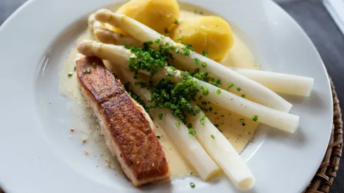 Conoce los cinco restaurantes donde podrás usar tus descuentos Santander.
