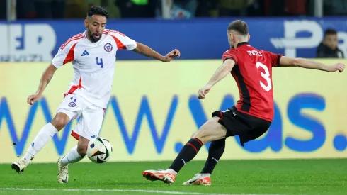Mauricio Isla es uno de los tres bicampeones de América que convocó Gareca.
