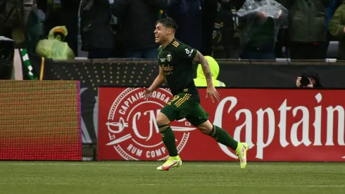Felipe Mora las hizo todas en el regreso de la MLS.
