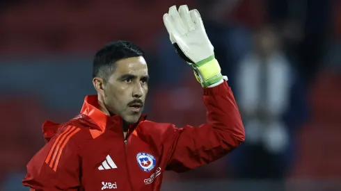 Claudio Bravo se retiró con la selección chilena.
