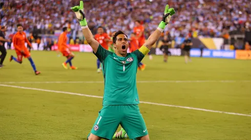 Claudio Bravo recibió un merecido tributo desde la Selección Chilena.
