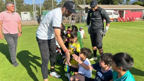 Le piden a Bravo que transmita su experiencia a los niños

