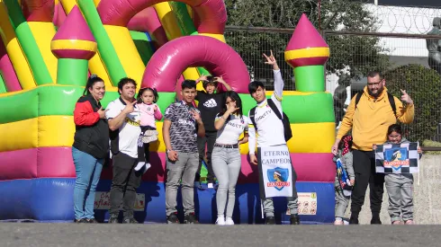 La familia de Colo Colo disfrutó los juegos para los niños
