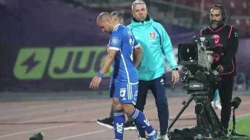 Marcelo Díaz tuvo que ser reemplazado sobre el final del primer tiempo.
