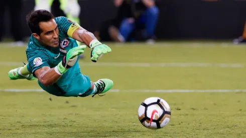 Claudio Bravo ya tiene a su heredero en el arco
