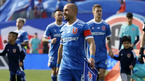 Marcelo Díaz bromea por triplete consecutivo de Universidad de Chile y Palestino.
