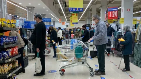 ¿Qué días cerrarán los supermercados y malls en Fiestas Patrias 2024?