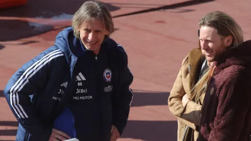 Ricardo Gareca en el entrenamiento de la Roja.
