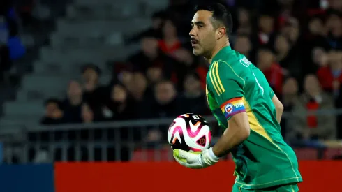 Habrá homenaje a Claudio Bravo, mas no será este martes ante Bolivia.
