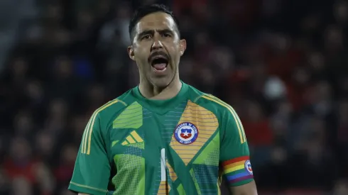 Claudio Bravo apareció nuevamente en el radar de la Roja. 
