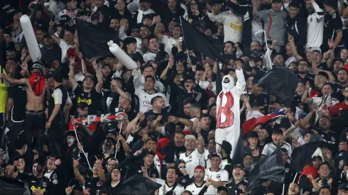 Colo Colo calentó el partido con River Plate recordándoles el descenso.
