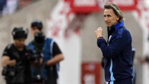 Ricardo Gareca busca en Argentina respuestas para la Roja.
