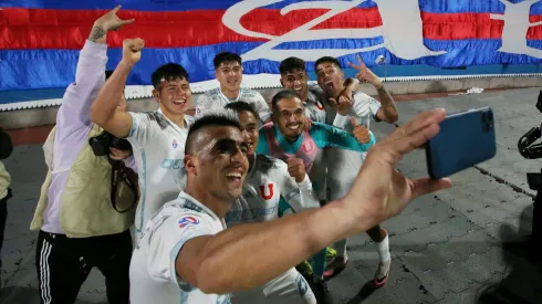 Los jugadores de U de Chile celebraron con una selfie.
