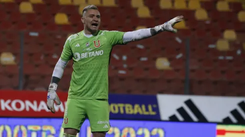 Cristóbal Campos recibe apoyo en su recuperación con Johnny Herrera
