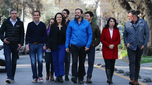 Santiago 28 de agosto 2024.<br />
Los candidatos a alcalde: Karla Rubilar (Puente Alto), Felipe Alessandri (Lo Barnechea), Jaime Bellolio (Providencia), Camila Merino (Vitacura), Sebastián Sichel (Ñuñoa), José Manuel Palacios (La Reina), e Isabel Valenzuela (Colina) se refieren a la crisis de seguridad en la Región Metropolitana y anuncian su compromiso y trabajo conjunto con Carabineros para enfrentar la delincuencia. En la oportunidad también se referirán al del plan Calles Sin Violencia y la necesidad urgente de implementar medidas para frenar la ola de homicidios de las últimas semanas.
19ª Comisaría de Providencia<br />
Edwin Navarro/Aton Chile
