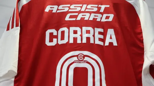 Colo Colo estrena camiseta roja contra Audax.
