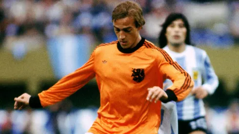 Johan Neeskens, leyenda del fútbol holandés, muere a los 73 años.
