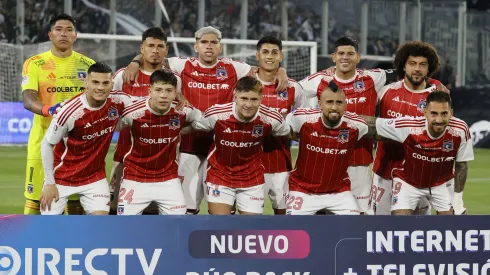 Colo Colo estrenó nueva camiseta y el árbitro reclama que jugadores ocuparon otros colores entre las calcetas.
