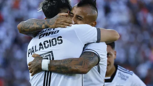 Arturo Vidal le puso un escudo gigante a Palacios en medio de la polémica por su salida de la Roja. 
