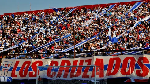 Los hinchas de la UC llenarán la galería sur del Santa Laura.
