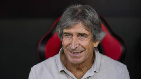 Manuel Pellegrini se ríe de los críticos. 
