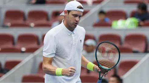 Nicolás Jarry tuvo debut triunfal en el Masters 1000 de París-Bercy.
