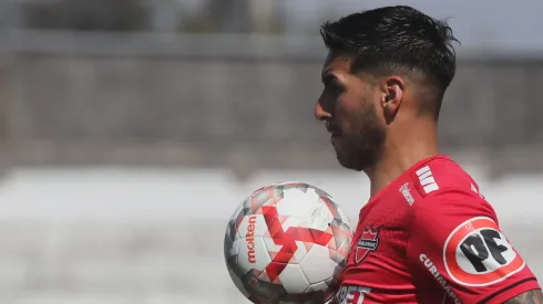 Ismael Sosa prende el partido con la U.
