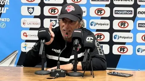 El DT de Ñublense tuvo un entredicho con un periodista luego de la caída frente a Huachipato. 
