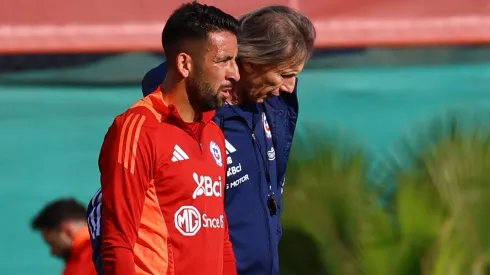 Mauricio Isla aparece como opción para volver a La Roja ante Venezuela.
