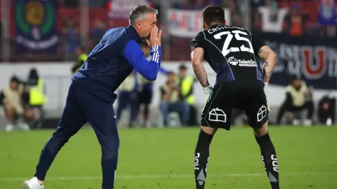 Gustavo Álvarez prueba movimientos en su plantel.
