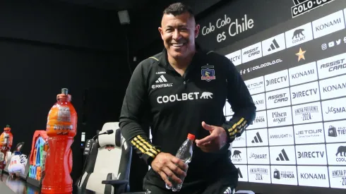 Colo Colo decide mantener a Jorge Almirón más allá de 2025.
