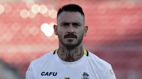 Pinigol estará hasta al menos seis meses fuera de las canchas 
