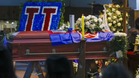 Peter Dragicevic llegó al funeral del Doctor Orozco, su gran rival en el fútbol.
