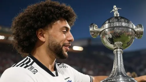 Maxi Falcón con camiseta de Colo Colo junto a la Copa Libertadores es una de las imágenes más llamativas de la "IA" de X.
