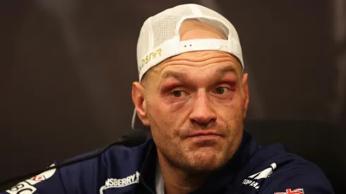 Tyson Fury habla con los medios
