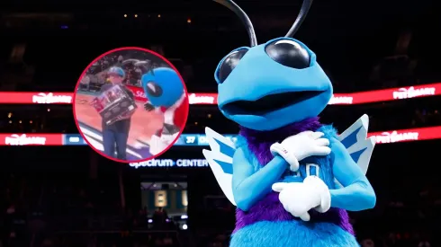 Repudio a los Hornets por quitar una PS5 a un pequeño fan