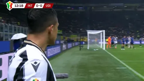 Casi gol olímpico: Alexis debuta en Udinese en su regreso a las canchas.
