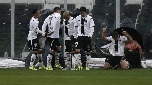 Colo Colo y un equipo lleno de figuras.
