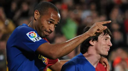 Thierry Henry "olvidó" a quien fuera su compañero durante tres temporadas.
