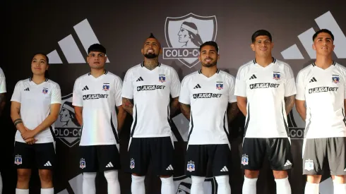 Colo Colo presentó su nueva camiseta de local para el 2025
