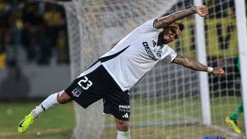 Arturo Vidal se hace el chistoso con el tema de Maxi Falcón.
