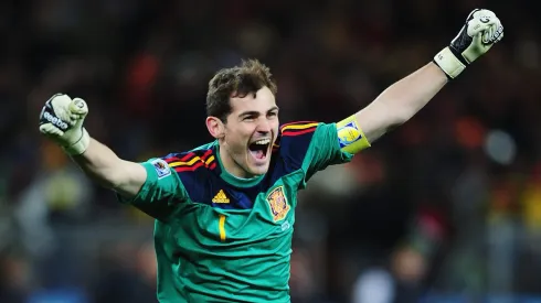 Iker Casillas elige a Dibu Martínez como el mejor arquero de la actualidad
