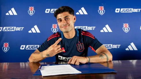 Javier Altamirano reforzará a U de Chile por todo el 2025.
