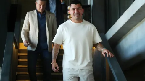 Gary Medel no tiene fecha para reestrenarse con Católica.
