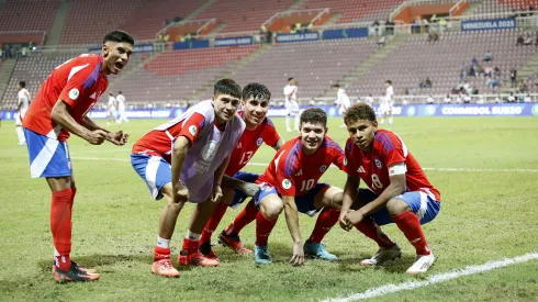 Agustín Arce saca chapa de un histórico de la Roja.
