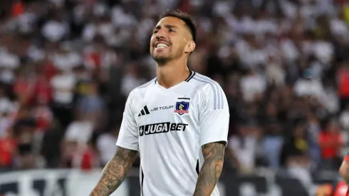 Correa terminó enojado por el mal estado de la cancha del Monumental.
